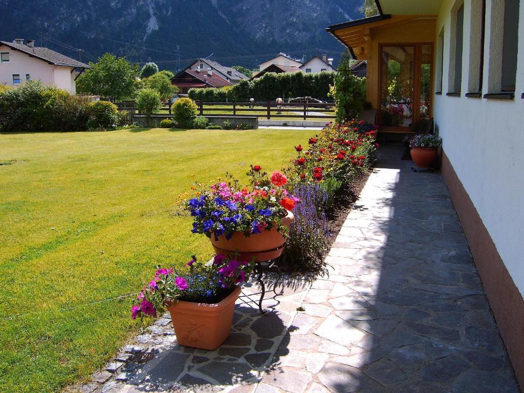Gastehaus Frischhut Hotel Nassereith Exterior photo