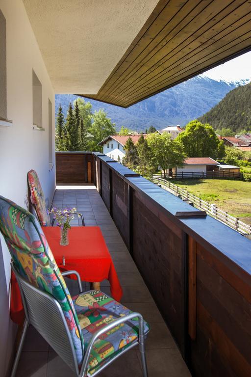 Gastehaus Frischhut Hotel Nassereith Exterior photo